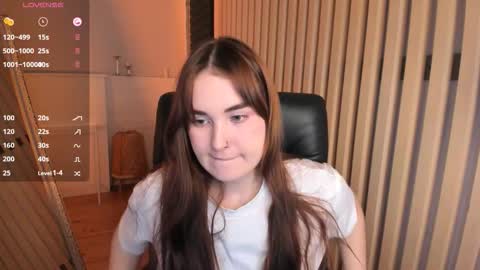 Snapshot of _cutie__angel_ chatting on November 21, 9:30 am Angel online show from November 21, 9:30 am