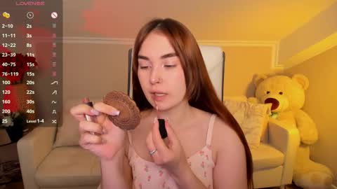 Snapshot of _cutie__angel_ chatting on November 24, 9:20 am Angel online show from November 24, 9:20 am