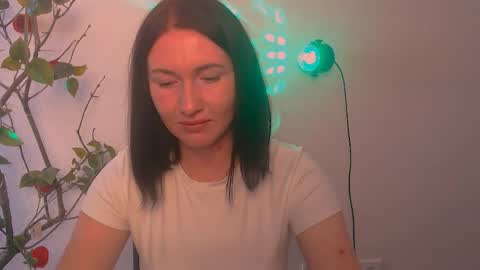 Snapshot of _cutie_and_shy_ chatting on May 1, 7:02 am _cutie_and_shy_ online show from May 1, 7:02 am