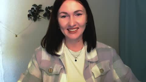 Snapshot of _cutie_and_shy_ chatting on May 5, 6:21 am _cutie_and_shy_ online show from May 5, 6:21 am