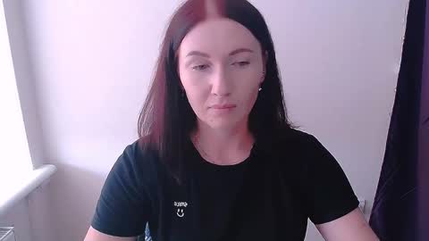 Snapshot of _cutie_and_shy_ chatting on May 20, 9:15 am _cutie_and_shy_ online show from May 20, 9:15 am