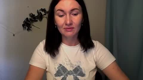 Snapshot of _cutie_and_shy_ chatting on June 18, 6:57 am _cutie_and_shy_ online show from June 18, 6:57 am