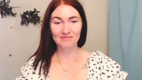 Snapshot of _cutie_and_shy_ chatting on July 24, 9:18 am _cutie_and_shy_ online show from July 24, 9:18 am