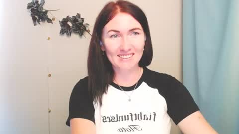 Snapshot of _cutie_and_shy_ chatting on August 3, 9:04 am _cutie_and_shy_ online show from August 3, 9:04 am