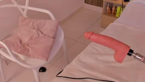 Snapshot of _dakota_a chatting on February 4, 3:26 pm Dakota online show from February 4, 3:26 pm