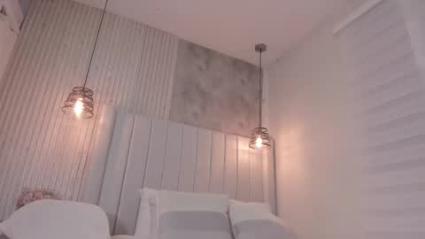 Snapshot of _dakota_a chatting on September 17, 7:04 pm Dakota online show from September 17, 7:04 pm