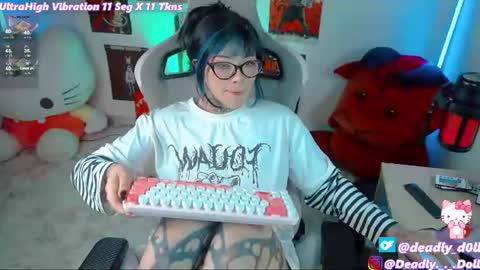 Snapshot of _deadly_doll chatting on June 23, 2:09 am online show from June 23, 2:09 am