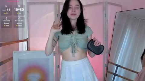 Snapshot of _dearkate_ chatting on April 11, 2:54 pm Kate online show from April 11, 2:54 pm