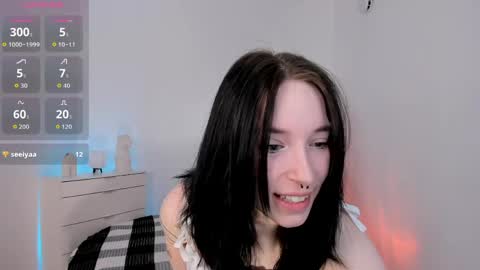 Snapshot of _dearkate_ chatting on April 18, 2:54 pm Kate online show from April 18, 2:54 pm