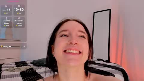 Snapshot of _dearkate_ chatting on April 18, 7:58 pm Kate online show from April 18, 7:58 pm