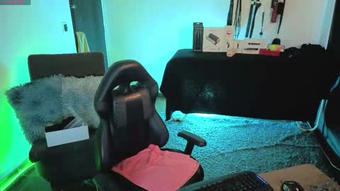 delacruz online show from March 18, 1:36 pm