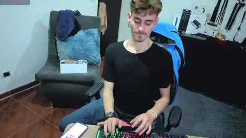 delacruz online show from March 24, 8:25 pm