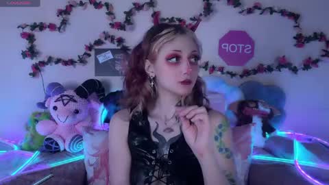 Kate online show from May 15, 5:31 pm