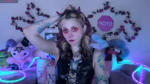 Kate online show from May 18, 7:31 pm