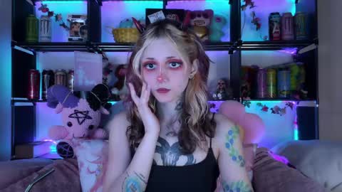 Kate online show from May 21, 8:38 pm