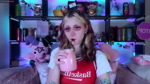 Kate online show from May 22, 8:36 pm