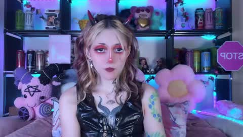 Kate online show from May 25, 7:42 pm
