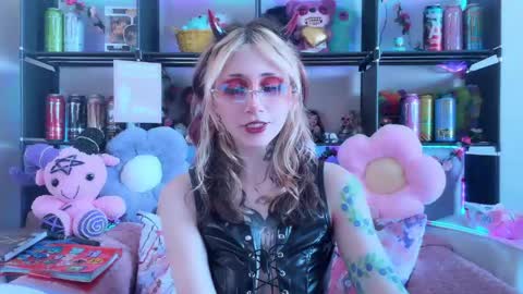 Kate online show from May 26, 7:48 am
