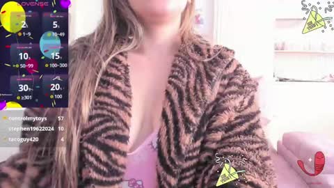 Snapshot of _devora_sloppy_77 chatting on May 25, 5:41 pm Devora online show from May 25, 5:41 pm