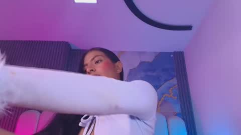 Dione online show from March 19, 7:18 pm