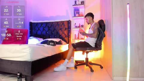 Snapshot of _duriel chatting on April 3, 11:03 pm Duriel online show from April 3, 11:03 pm