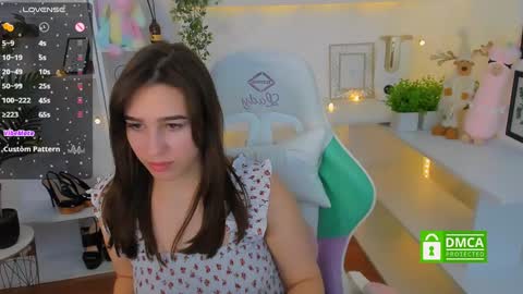 Lizzy  online show from December 13, 4:22 am