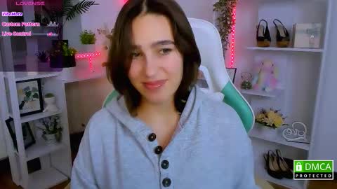 Lizzy  online show from December 15, 9:30 pm