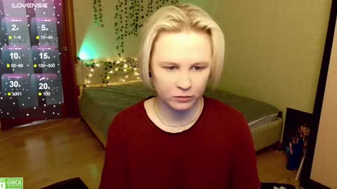 chloue and Gretta online show from December 15, 7:57 am