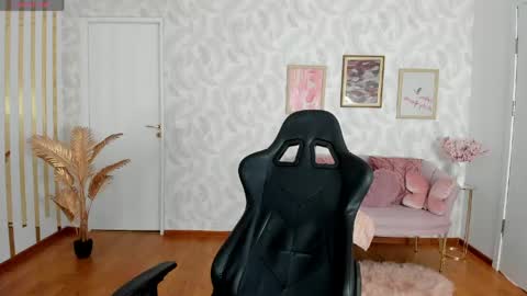 Elysa online show from June 10, 5:18 am