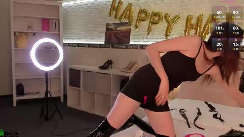 Snapshot of _emiliaa_ chatting on October 30, 2:35 am Milana online show from October 30, 2:35 am