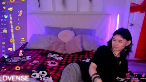 _emily__strike_ online show from February 6, 10:40 am