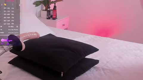 Emily Queen online show from July 25, 6:00 am