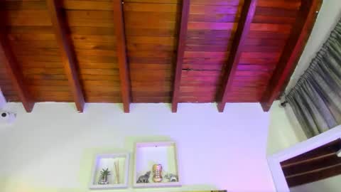 Snapshot of _emily_r chatting on October 12, 12:04 pm Isabella online show from October 12, 12:04 pm