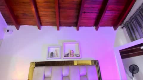 Snapshot of _emily_r chatting on October 14, 11:55 am Isabella online show from October 14, 11:55 am