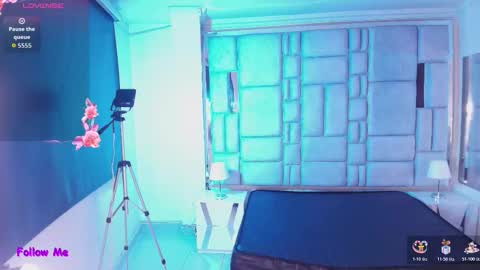 Emily  online show from February 4, 11:05 am