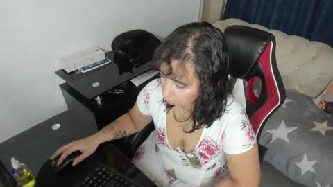 Emma online show from October 14, 11:27 pm