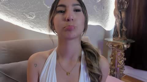 _emmawalka online show from November 1, 5:04 pm