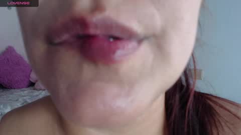 Emily Valencia online show from December 12, 9:08 am