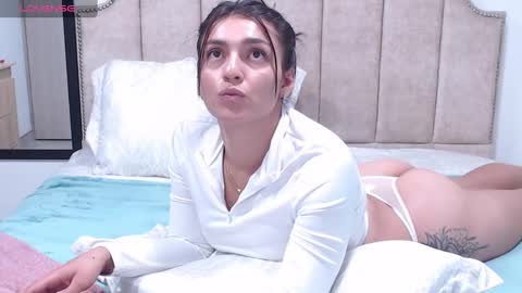  Erica Vanderhill  online show from February 23, 1:13 am