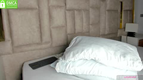 _eris_rose online show from October 18, 7:58 pm