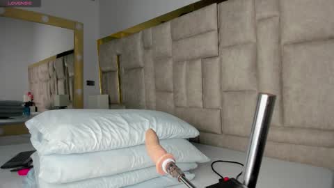 _eris_rose online show from December 22, 7:44 pm