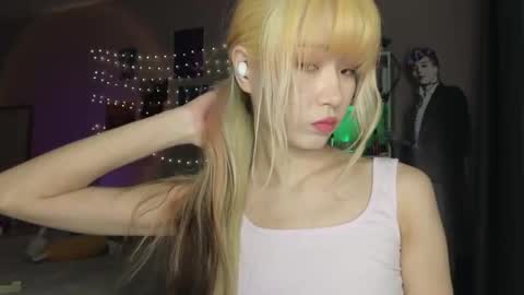 EveEva online show from November 23, 1:16 am