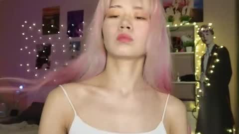 EveEva online show from March 28, 2:11 am