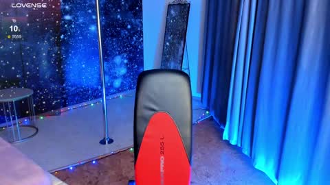 Snapshot of _f_r_a_u_ chatting on January 8, 1:11 am  F R A U  online show from January 8, 1:11 am