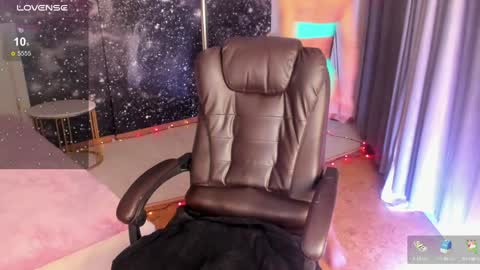 Snapshot of _f_r_a_u_ chatting on January 26, 1:09 am  F R A U  online show from January 26, 1:09 am