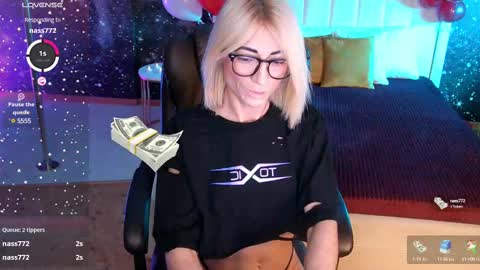 Snapshot of _f_r_a_u_ chatting on February 28, 1:05 am  F R A U  online show from February 28, 1:05 am