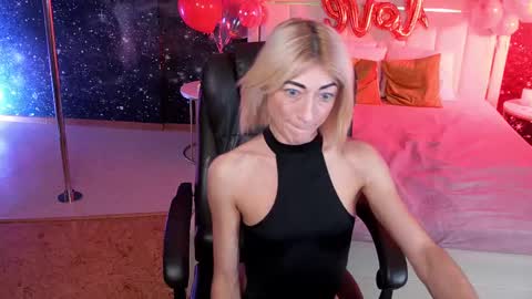 Snapshot of _f_r_a_u_ chatting on March 5, 7:16 am  F R A U  online show from March 5, 7:16 am