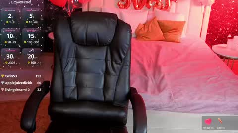 Snapshot of _f_r_a_u_ chatting on March 8, 7:05 am  F R A U  online show from March 8, 7:05 am