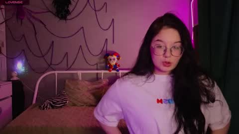 Snapshot of _favorite_ chatting on October 30, 5:57 pm KENDALL NATHAN MARRY RYANPVT IS OPEN online show from October 30, 5:57 pm