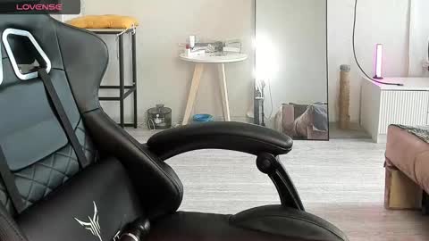 Alis online show from November 20, 8:14 am